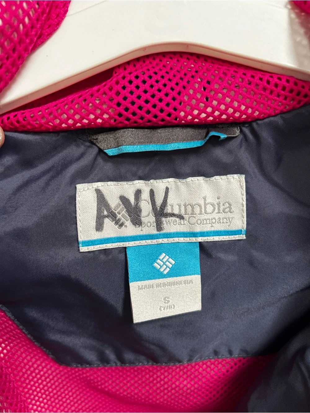 Columbia girls  Navy Waterproof Rain Jacket with Pink Mesh Lining w/ hoodie Sz S